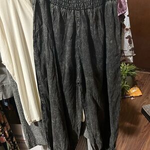 Kathmandu Black Elastic-Waist Joggers Kathmandu Distressed can fit l, xl 1x just